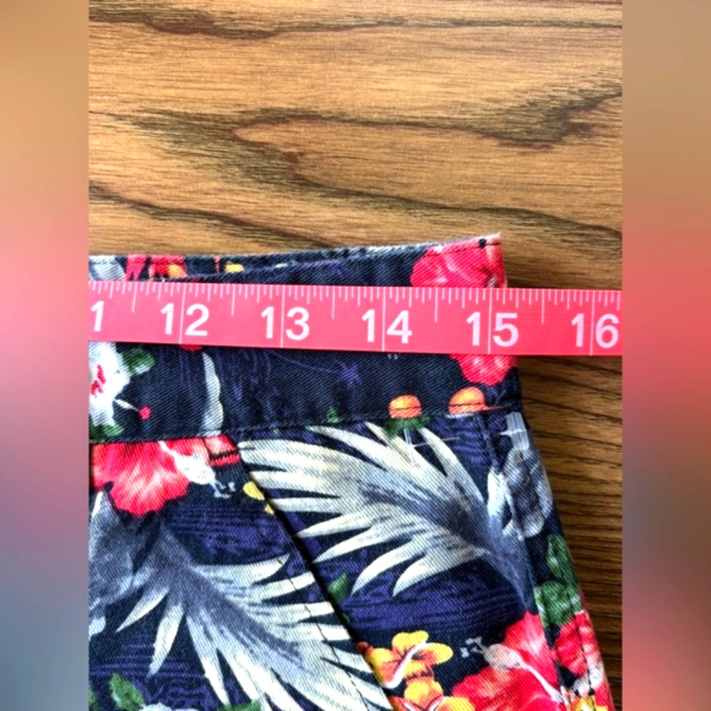 Sovereign Code Floral Print Shorts - With Pockets - Picture 4 of 5